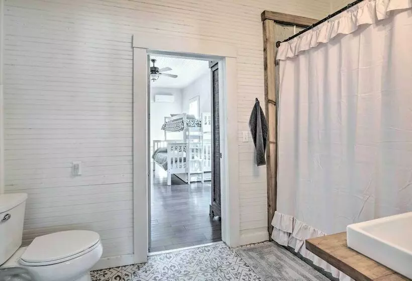 Charming 100 Year Old Home < 1 Mi To Downtown