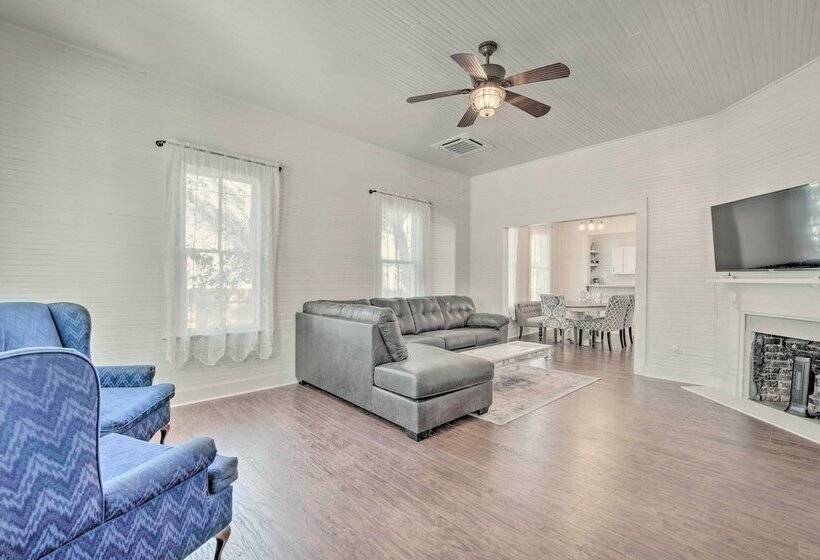 Charming 100 Year Old Home < 1 Mi To Downtown