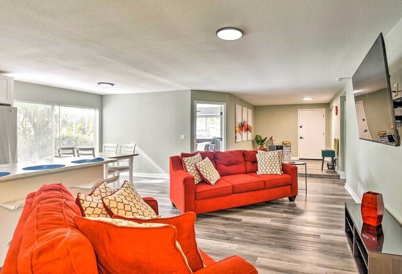 Charming Palm Coast Home W/ Screened Porch!