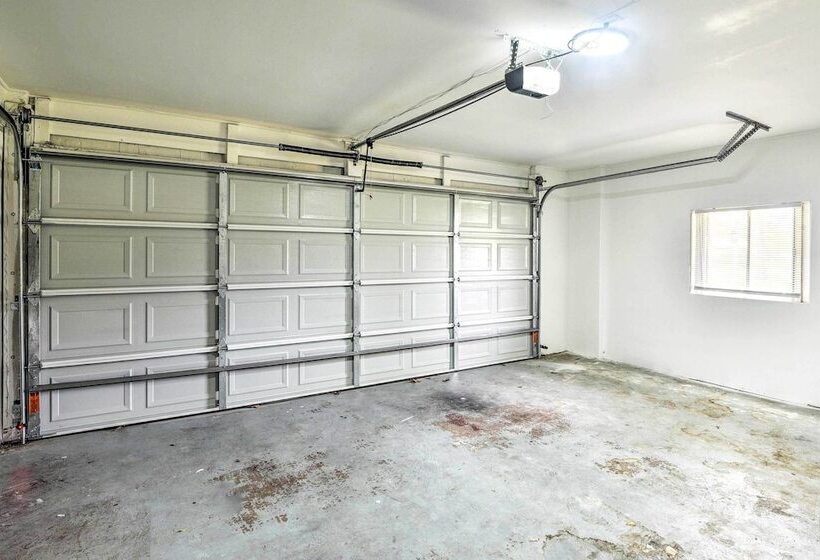 Charming Palm Coast Home W/ Screened Porch!