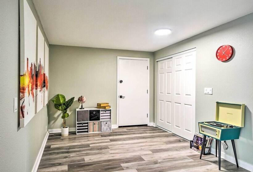 Charming Palm Coast Home W/ Screened Porch!