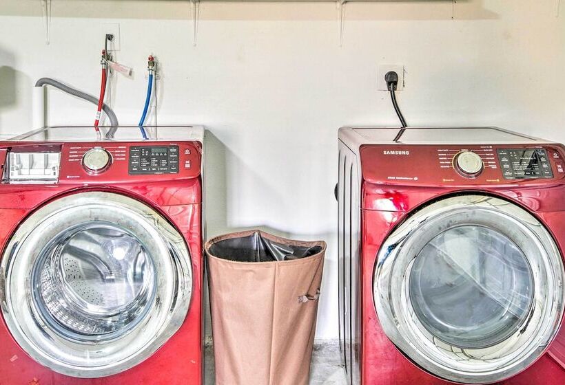 Charming Palm Coast Home W/ Screened Porch!