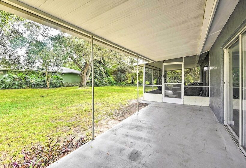 Charming Palm Coast Home W/ Screened Porch!