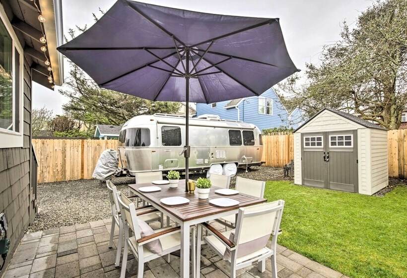 Chic Lincoln City Retreat On Oregon Coast