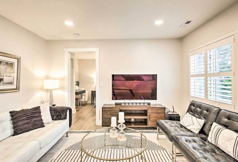 Chic Lincoln City Retreat On Oregon Coast