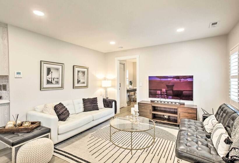 Chic Lincoln City Retreat On Oregon Coast