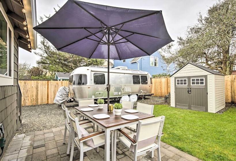 Chic Lincoln City Retreat On Oregon Coast