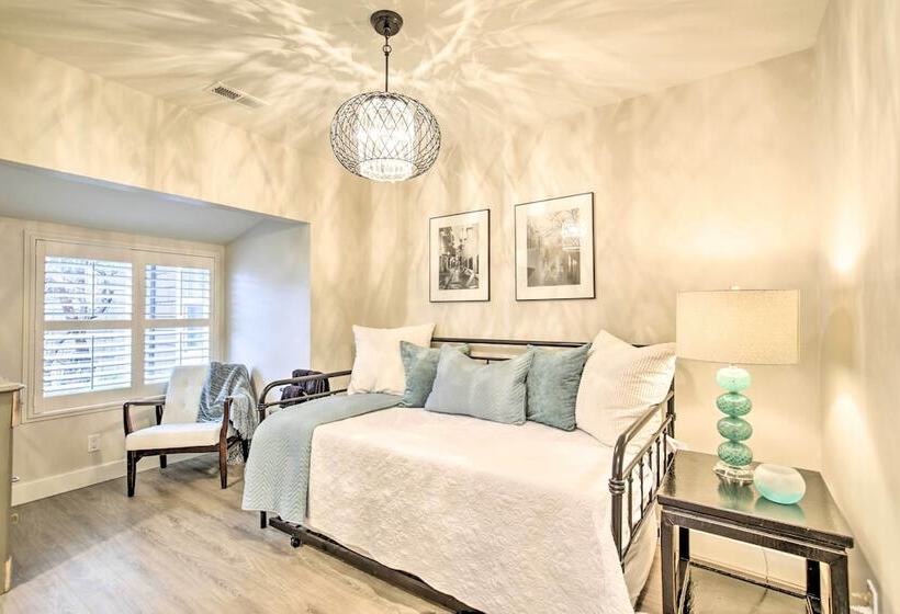 Chic Lincoln City Retreat On Oregon Coast