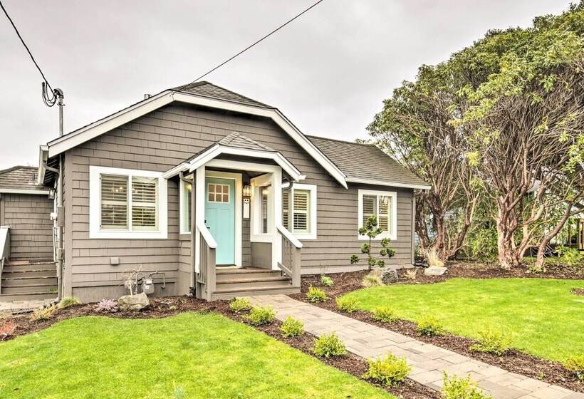 Chic Lincoln City Retreat On Oregon Coast