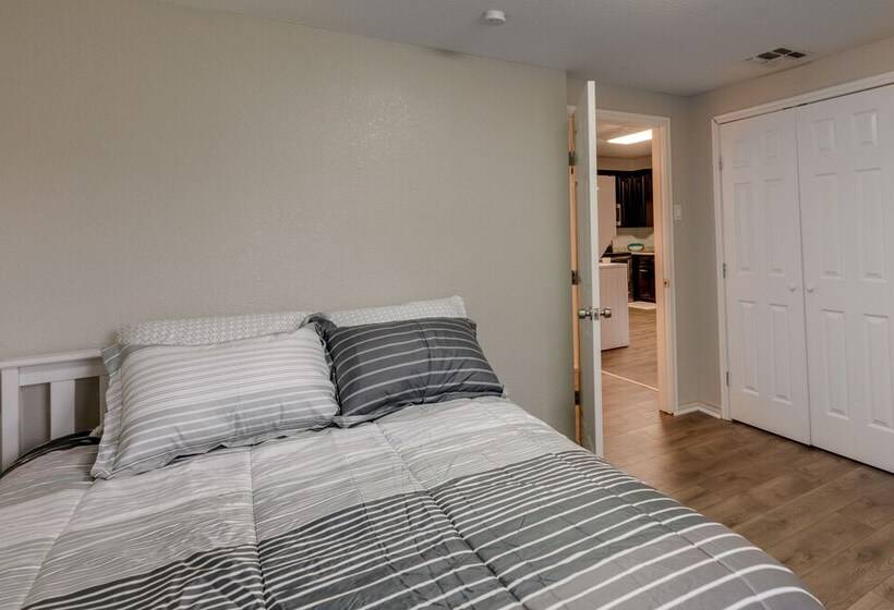 Corpus Christi Home W/ Yard < 1 Mi To Beach!