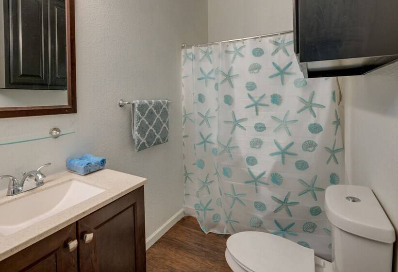 Corpus Christi Home W/ Yard < 1 Mi To Beach!