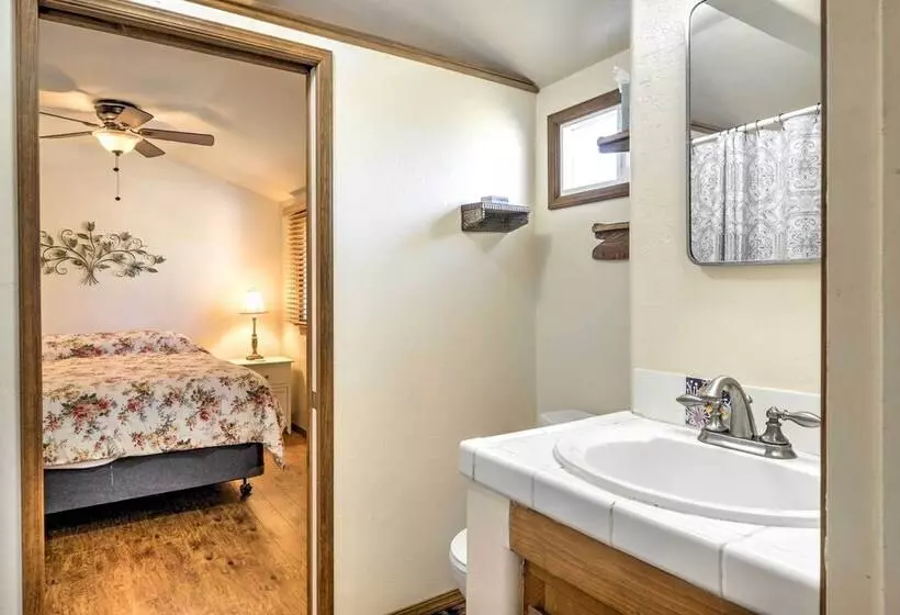 Cozy Arroyo Grande Cottage W/ Patio & Grill!