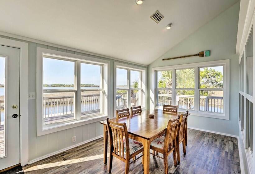 Cozy Waterfront  Island House  On Live Oak Island!