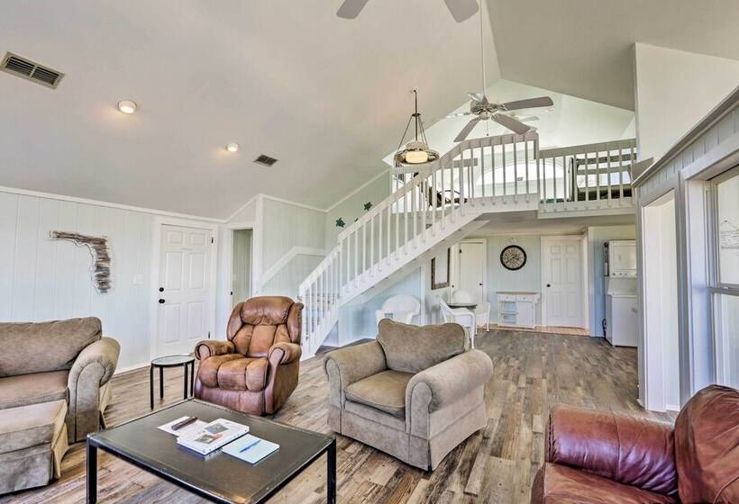 Cozy Waterfront  Island House  On Live Oak Island!