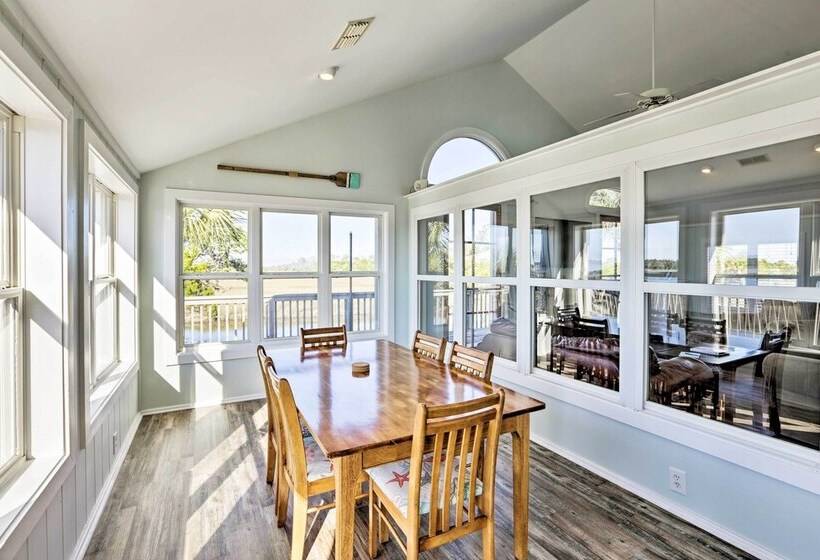 Cozy Waterfront  Island House  On Live Oak Island!