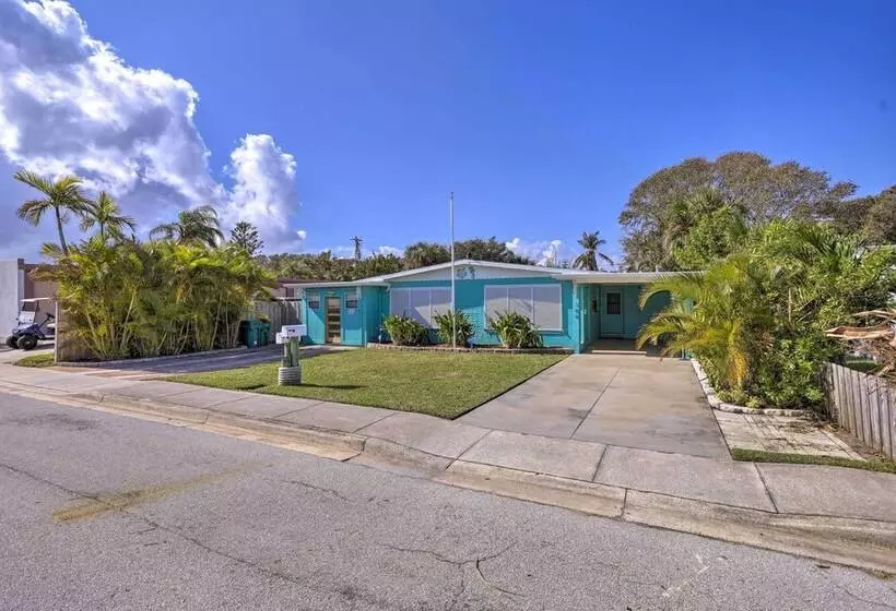 Cute & Cozy Florida Duplex: Walk To Beaches!