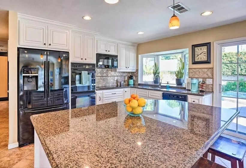 Deluxe Laguna Hills Home W/ Outdoor Oasis!