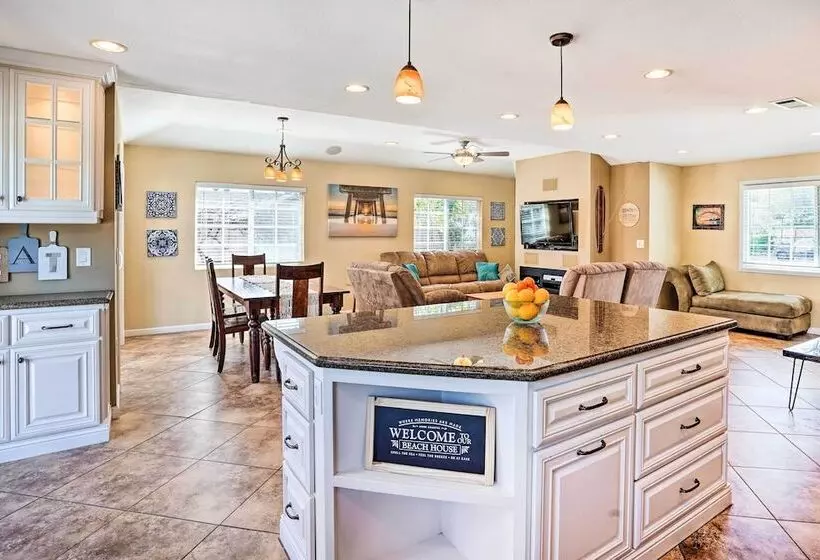 Deluxe Laguna Hills Home W/ Outdoor Oasis!