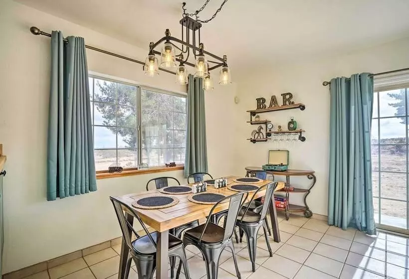 Desert Escape   Hot Tub, Fire Pit & Grill