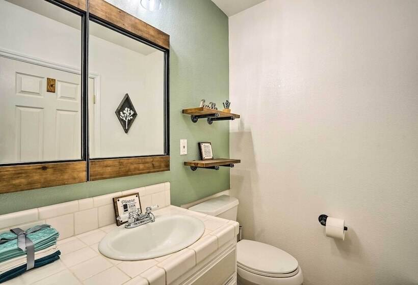 Desert Escape   Hot Tub, Fire Pit & Grill