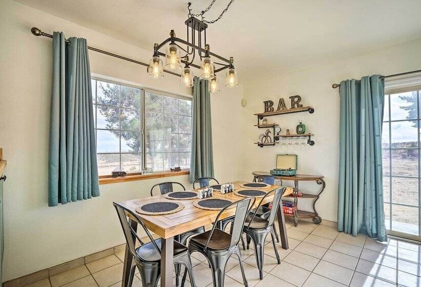 Desert Escape   Hot Tub, Fire Pit & Grill