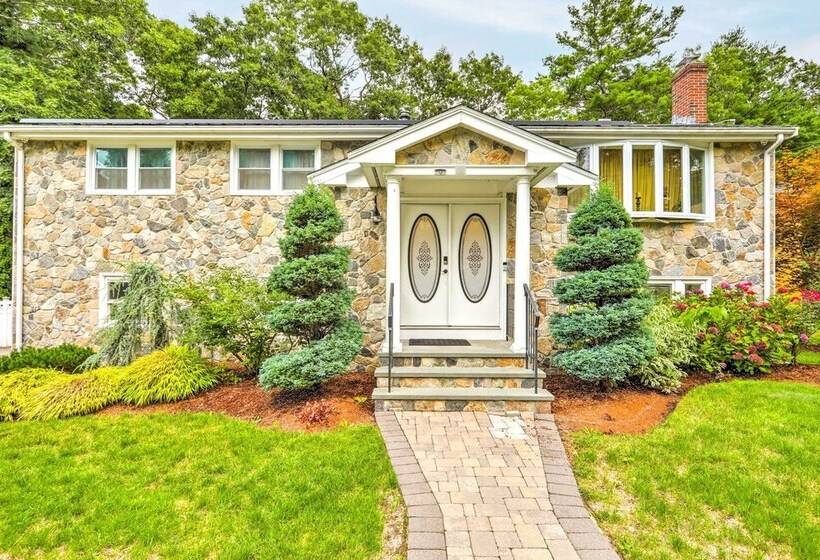 Extravagant Randolph Retreat W/ Private Pool!