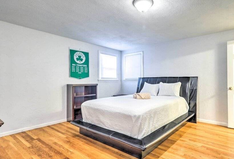 Extravagant Randolph Retreat W/ Private Pool!