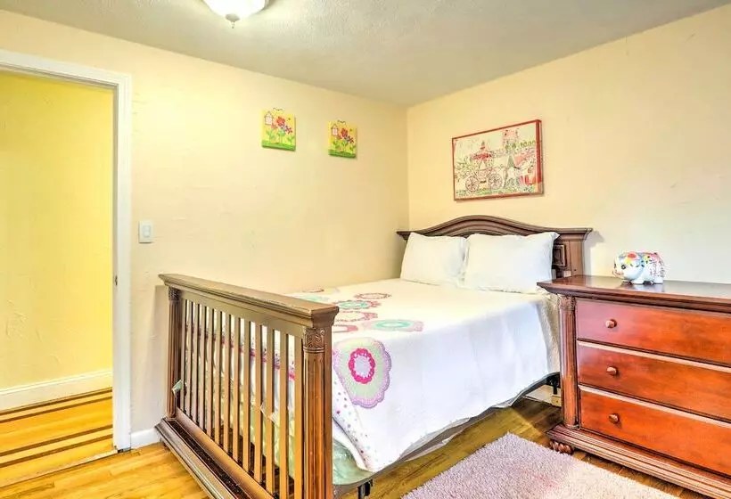Extravagant Randolph Retreat W/ Private Pool!