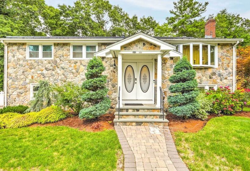 Extravagant Randolph Retreat W/ Private Pool!