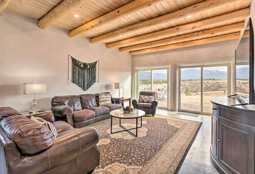 Family Friendly Desert Home ~ 10 Mi To Taos!
