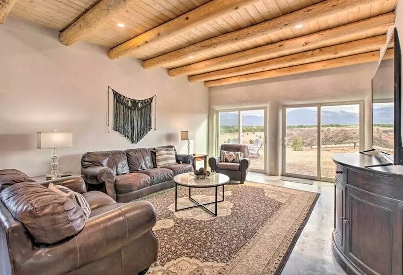 Family Friendly Desert Home ~ 10 Mi To Taos!