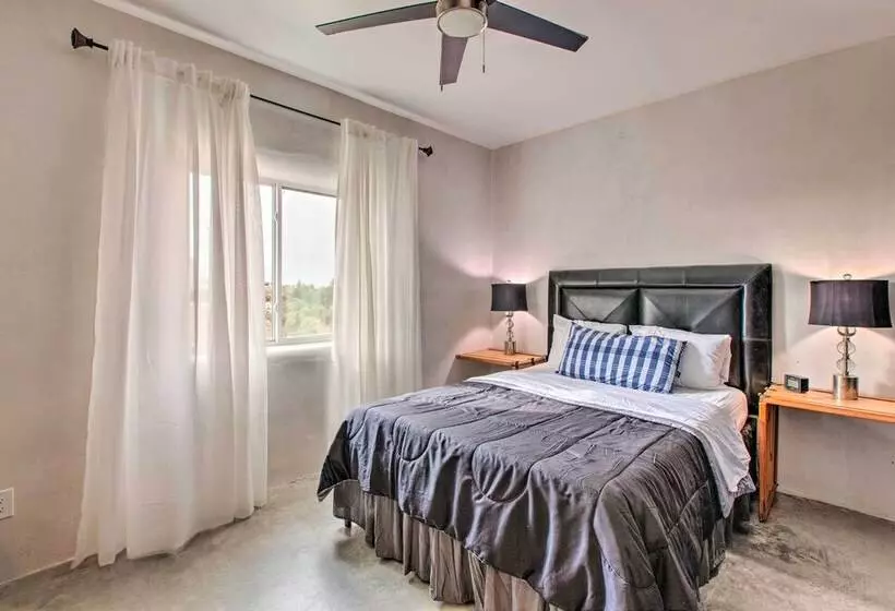 Family Friendly Desert Home ~ 10 Mi To Taos!