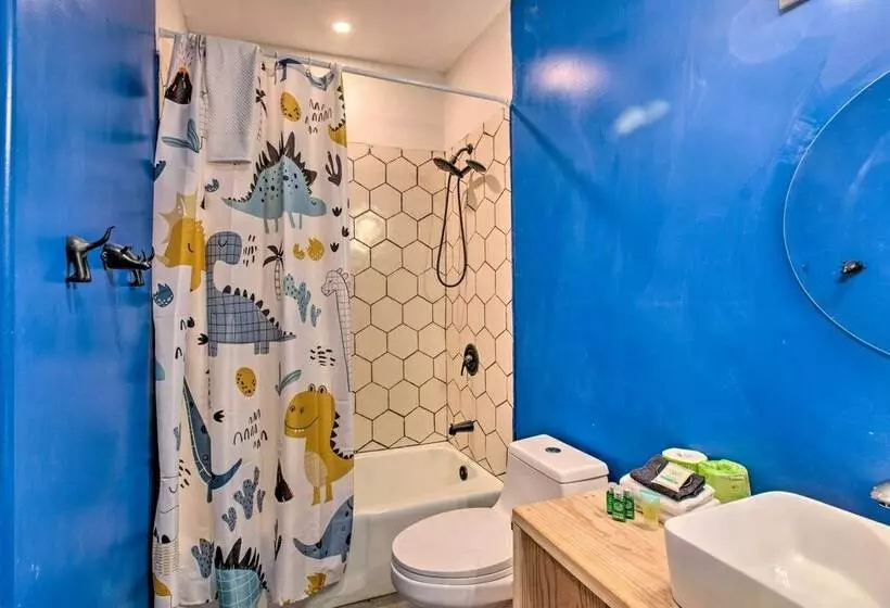 Family Friendly Desert Home ~ 10 Mi To Taos!