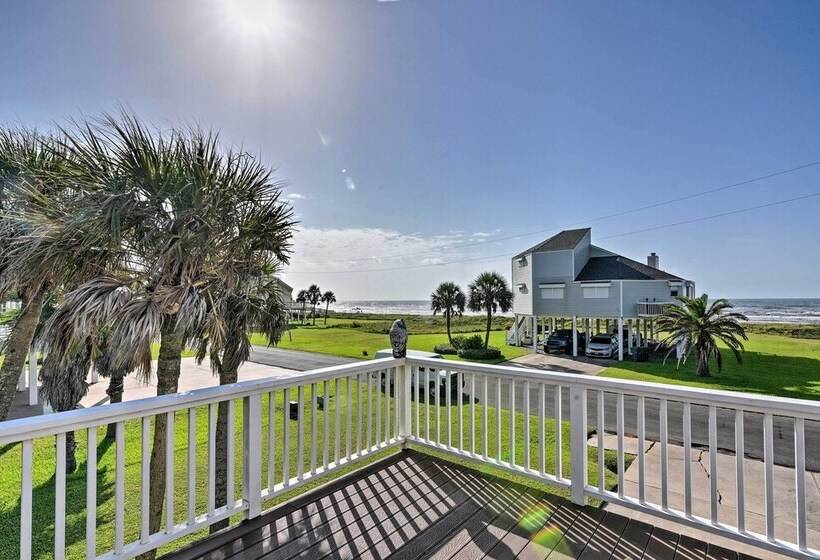 1 Block To Beach: Family Getaway In Galveston!