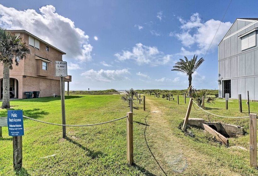 1 Block To Beach: Family Getaway In Galveston!