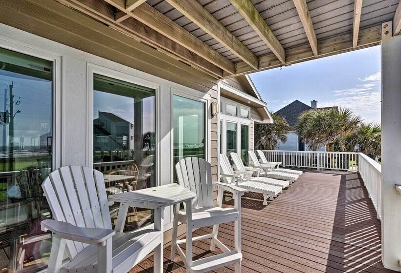 1 Block To Beach: Family Getaway In Galveston!