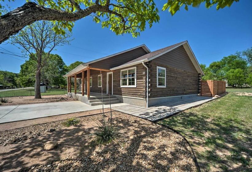 Gorgeous Cabin W/ Pergolas, Walk To River!