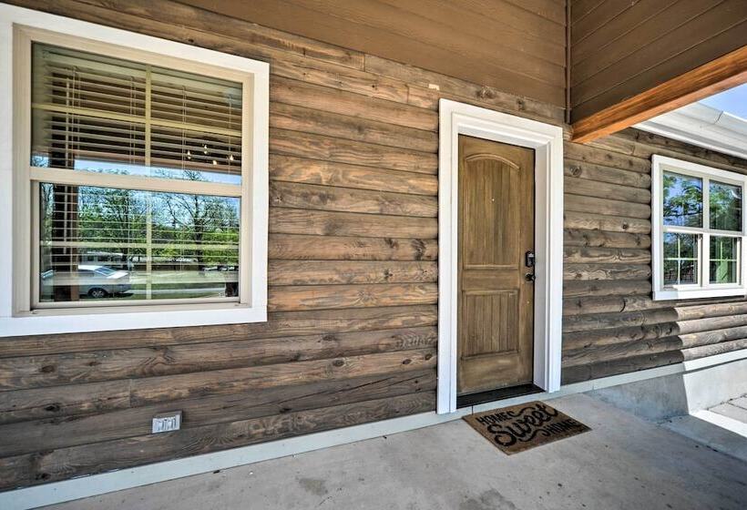 Gorgeous Cabin W/ Pergolas, Walk To River!