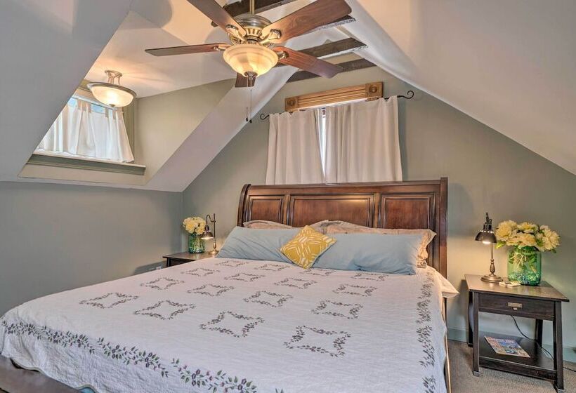 Historic Manitou Springs Victorian: Walk Downtown!