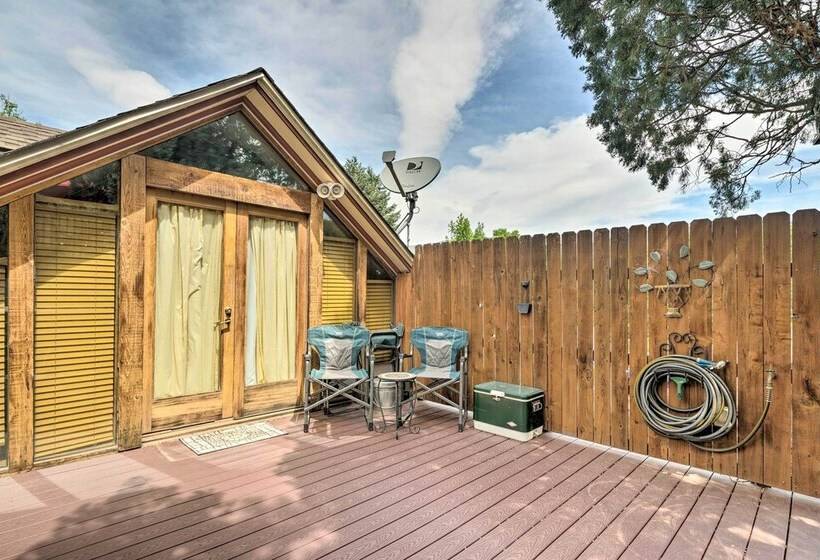 Historic Manitou Springs Victorian: Walk Downtown!