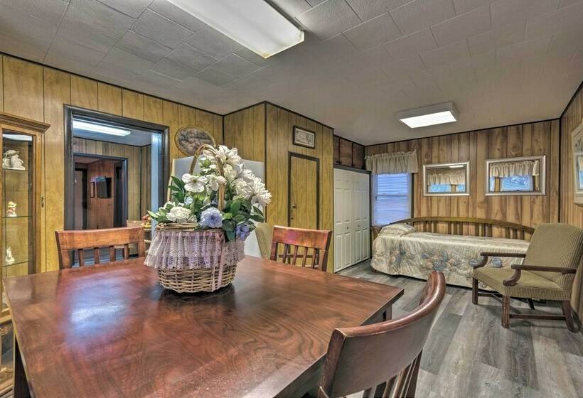 Hot Springs Home < 1 Mi To Oaklawn Racing Casino!