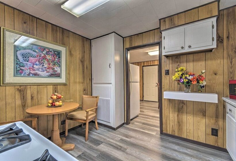 Hot Springs Home < 1 Mi To Oaklawn Racing Casino!