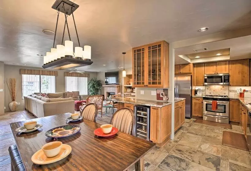 Indio Escape W/ Fire Pit & Resort Amenities!