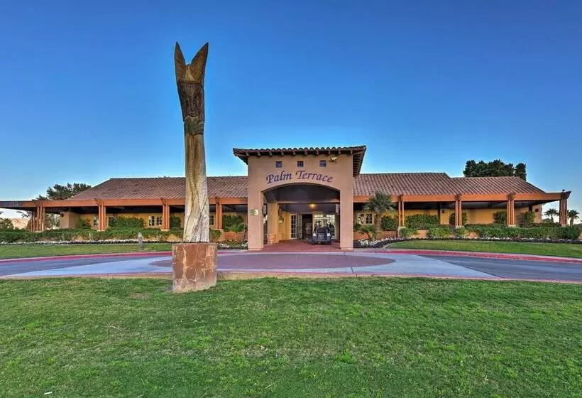 Indio Escape W/ Fire Pit & Resort Amenities!