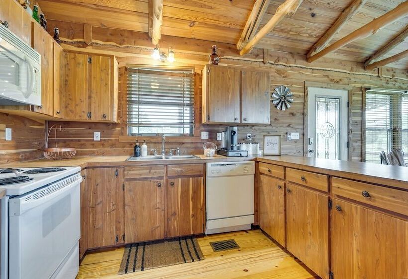 La Grange Cabin On Acreage: Close To Wineries