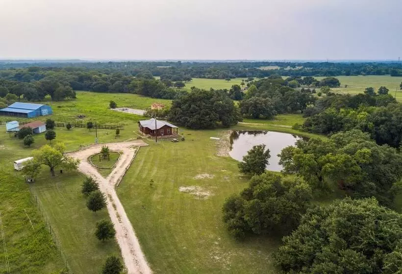 La Grange Cabin On Acreage: Close To Wineries