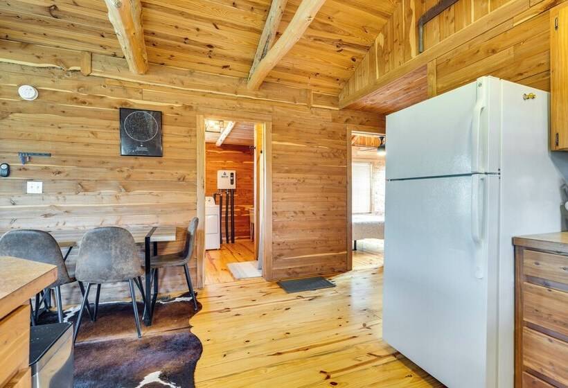 La Grange Cabin On Acreage: Close To Wineries