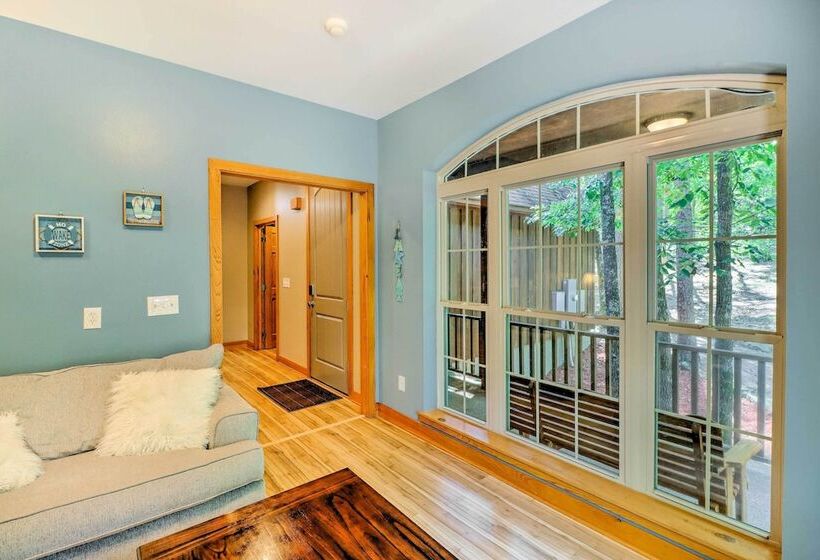 Lakefront Family Escape W/ Fire Pit & 2 Decks!