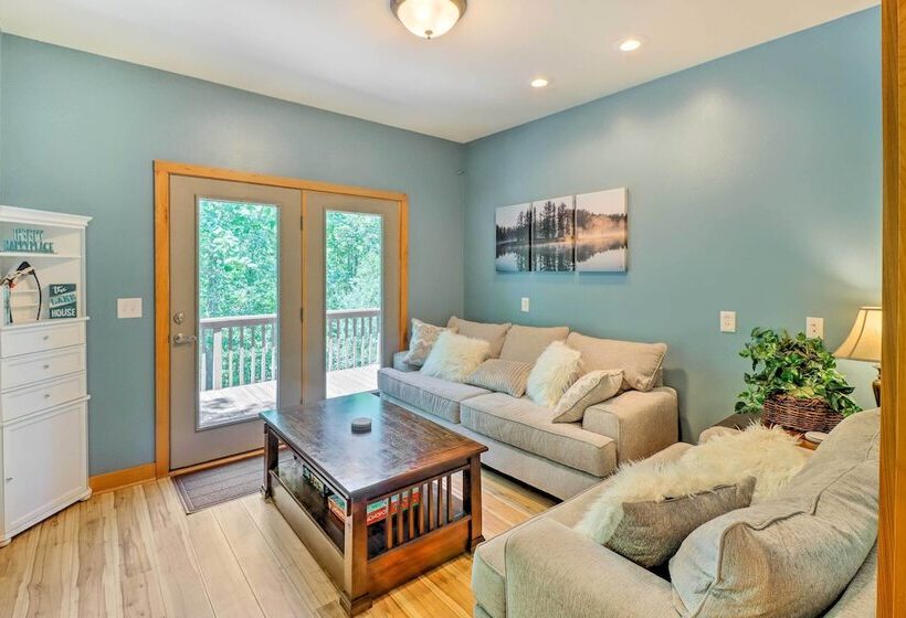 Lakefront Family Escape W/ Fire Pit & 2 Decks!