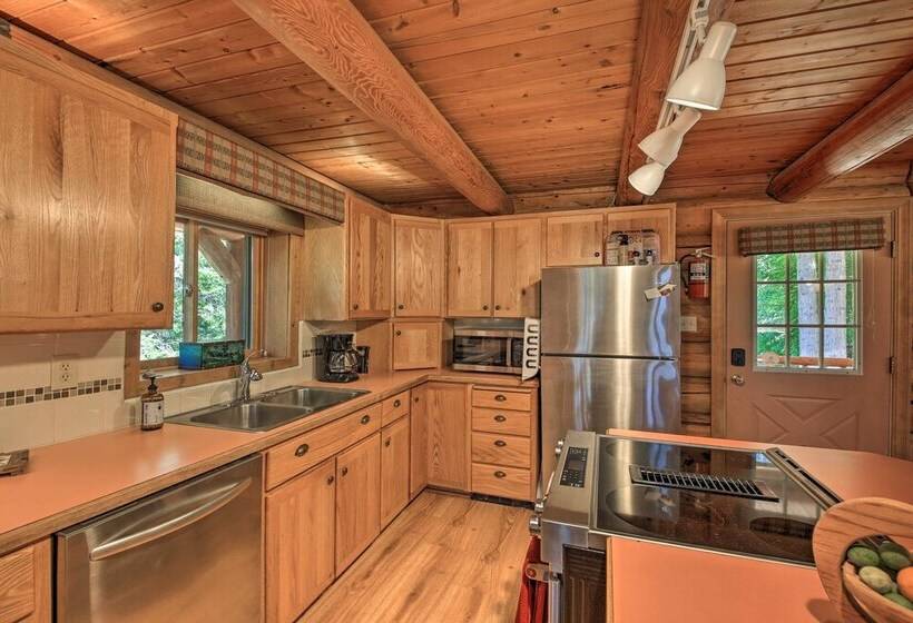 Large Cabin W/ Fire Pit + Grill On 34 Acres!